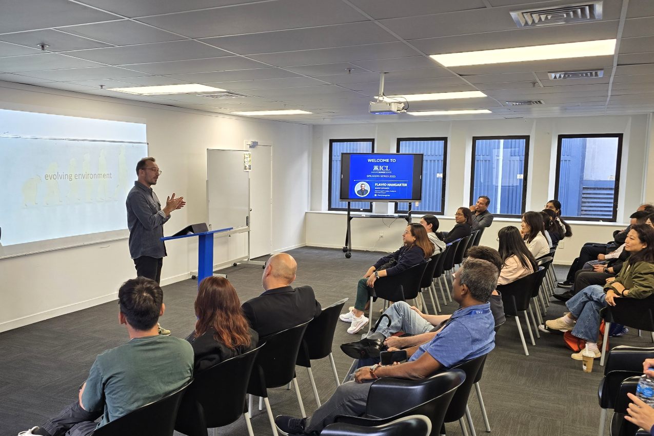 Flavio Hangarter talking about AI-Powered Digital Evolution